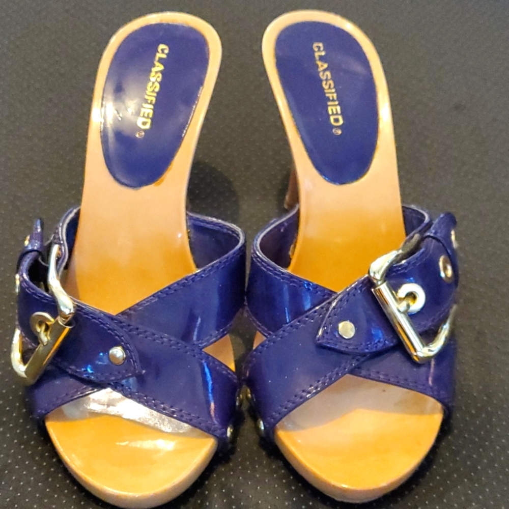 Classified Womens Size 6.5 Dark Purple Slip-on Sandals